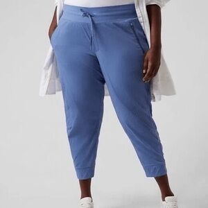 Athleta Trekkie north Jogger Blue teal Cropped Pants for Women size 26 fitted